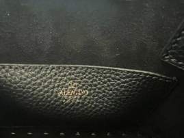 Picture of Valentino Handbags _SKUfw185258879fw